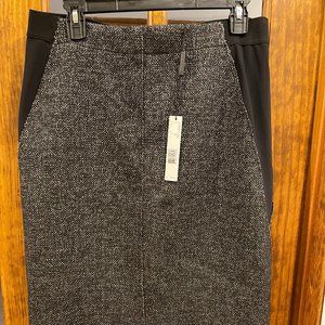 Elie Tahari skirt, never worn, Size 12, Black and silver.